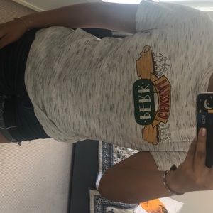central perk tee shirt (friends)